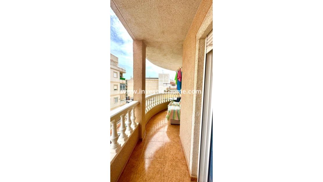 Sale - Apartment - Torrevieja - Centro