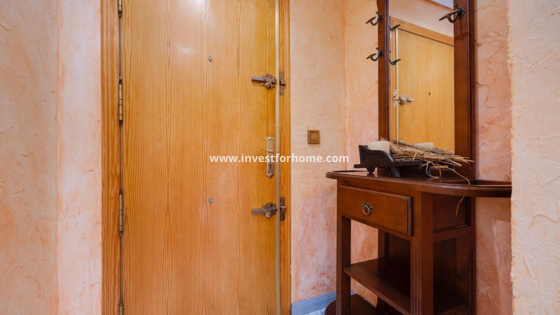 Sale - Apartment - Torrevieja - Centro