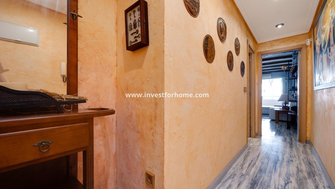 Sale - Apartment - Torrevieja - Centro