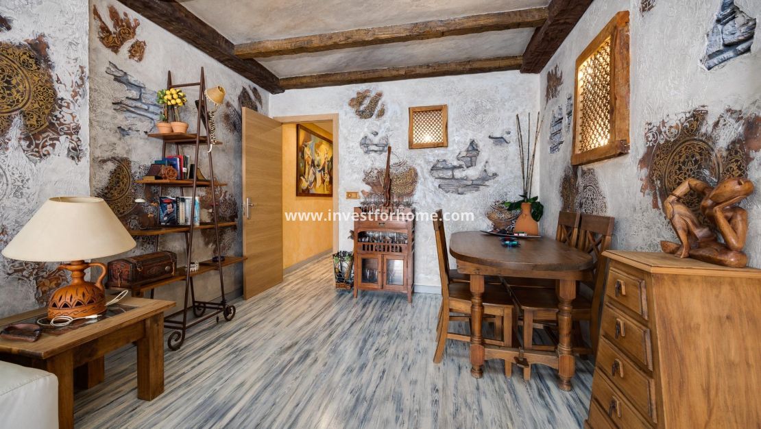 Sale - Apartment - Torrevieja - Centro