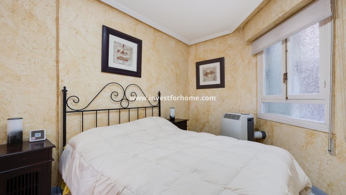 Sale - Apartment - Torrevieja - Centro