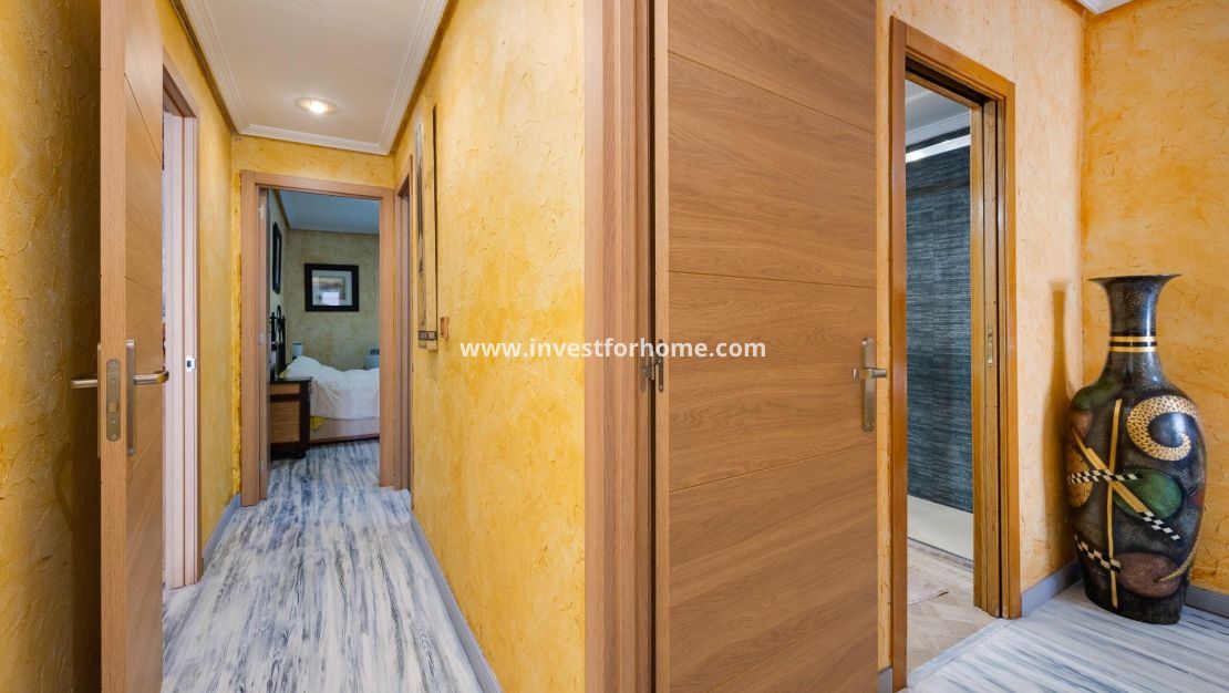 Sale - Apartment - Torrevieja - Centro