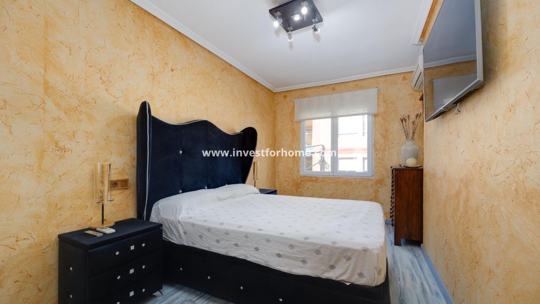 Sale - Apartment - Torrevieja - Centro