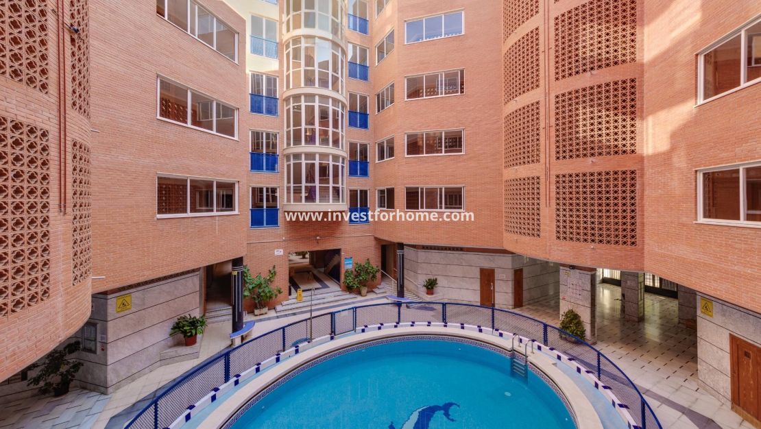 Sale - Apartment - Torrevieja - Centro