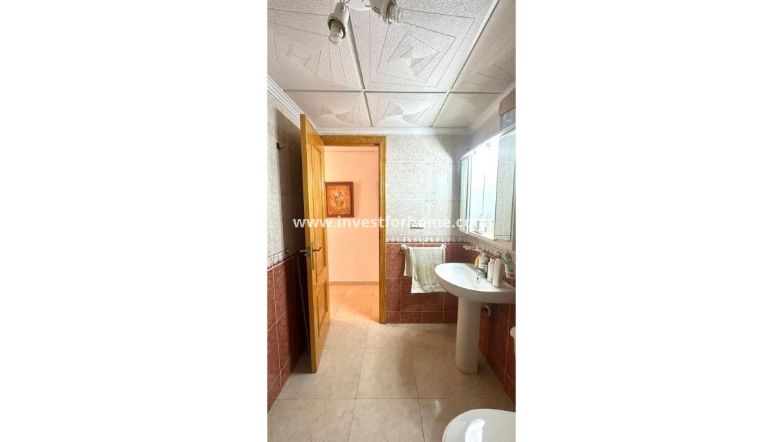 Sale - Apartment - Torrevieja - Centro