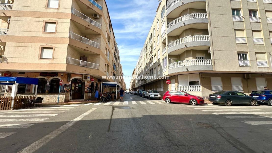 Sale - Apartment - Torrevieja - Centro