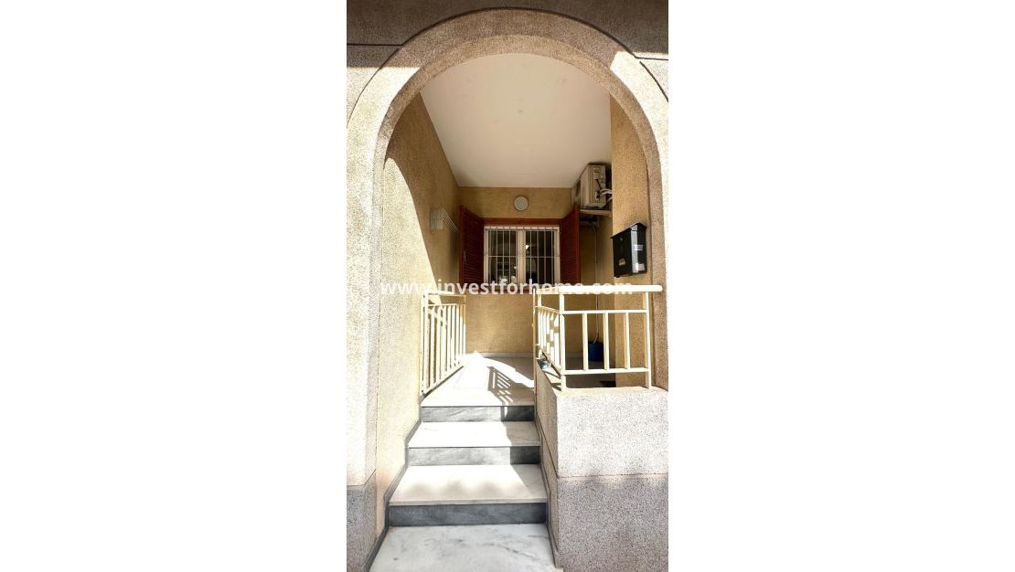 Sale - Apartment - Torrevieja - Centro
