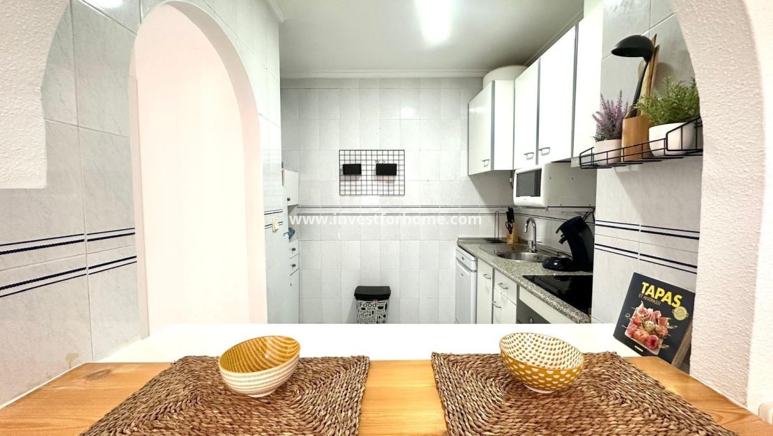 Sale - Apartment - Torrevieja - Centro