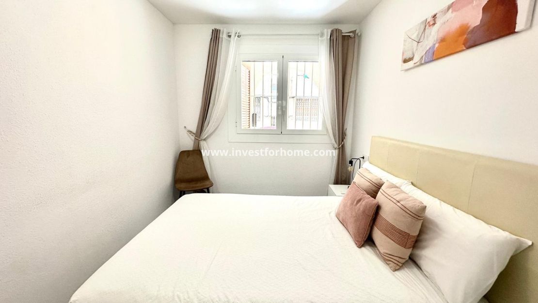 Sale - Apartment - Torrevieja - Centro