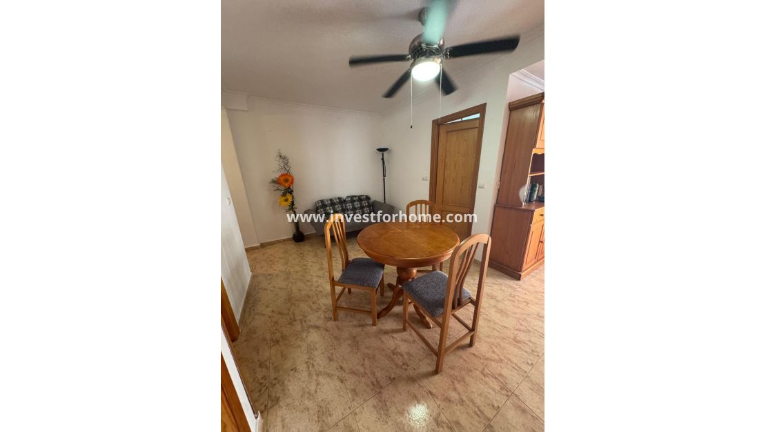 Sale - Apartment - Torrevieja - Centro