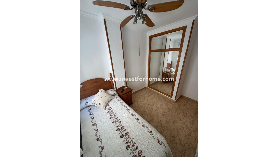 Sale - Apartment - Torrevieja - Centro