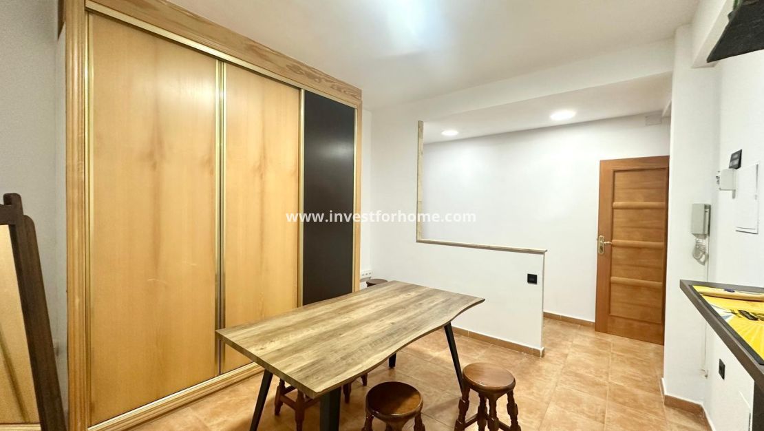 Sale - Apartment - Torrevieja - Centro