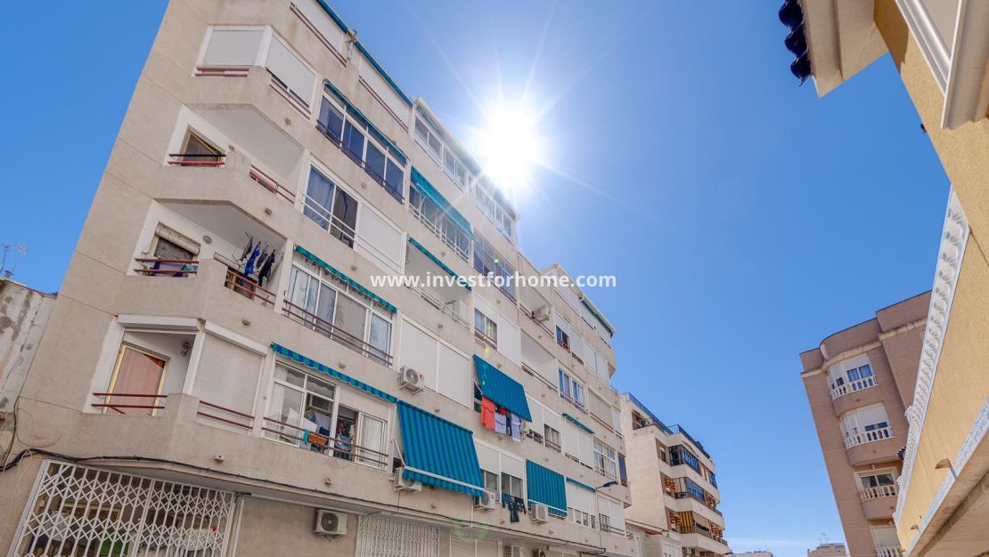 Sale - Apartment - Torrevieja - Centro