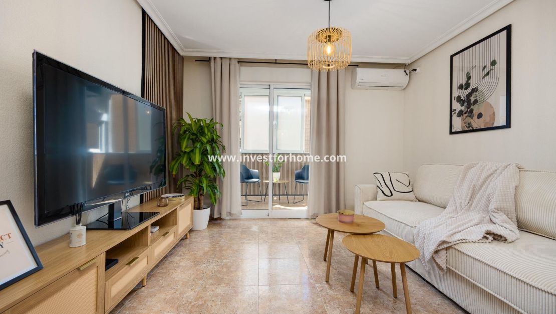 Sale - Apartment - Torrevieja - Centro