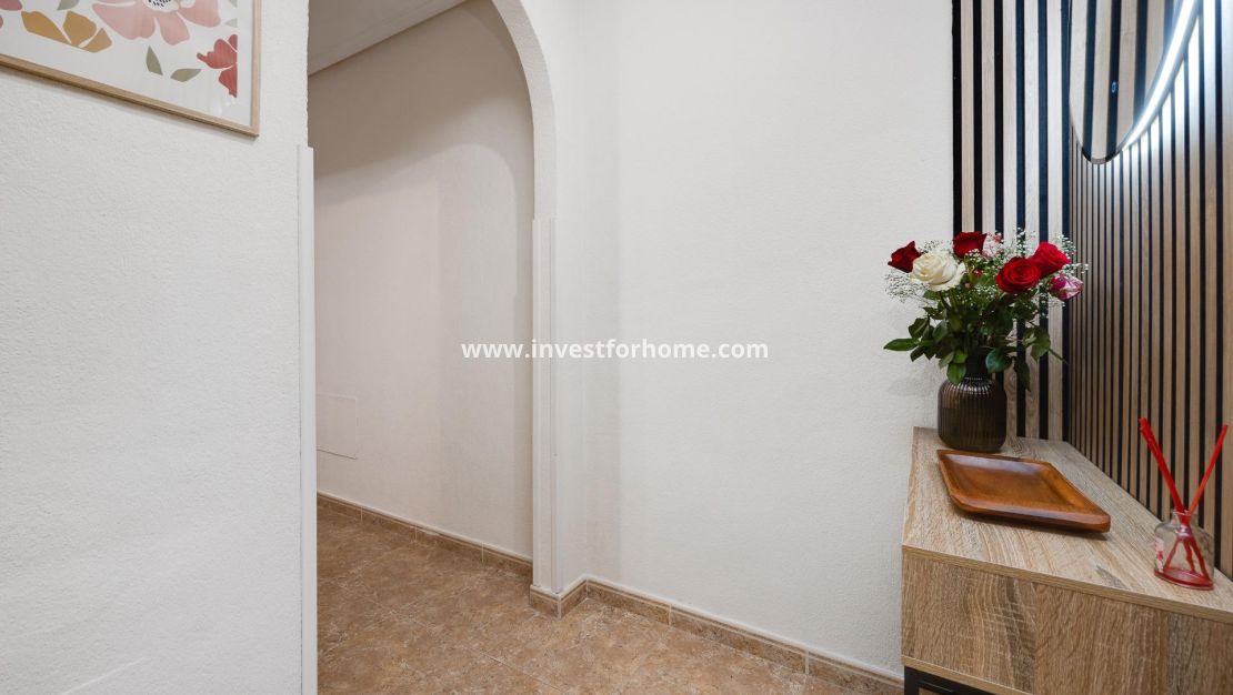 Sale - Apartment - Torrevieja - Centro