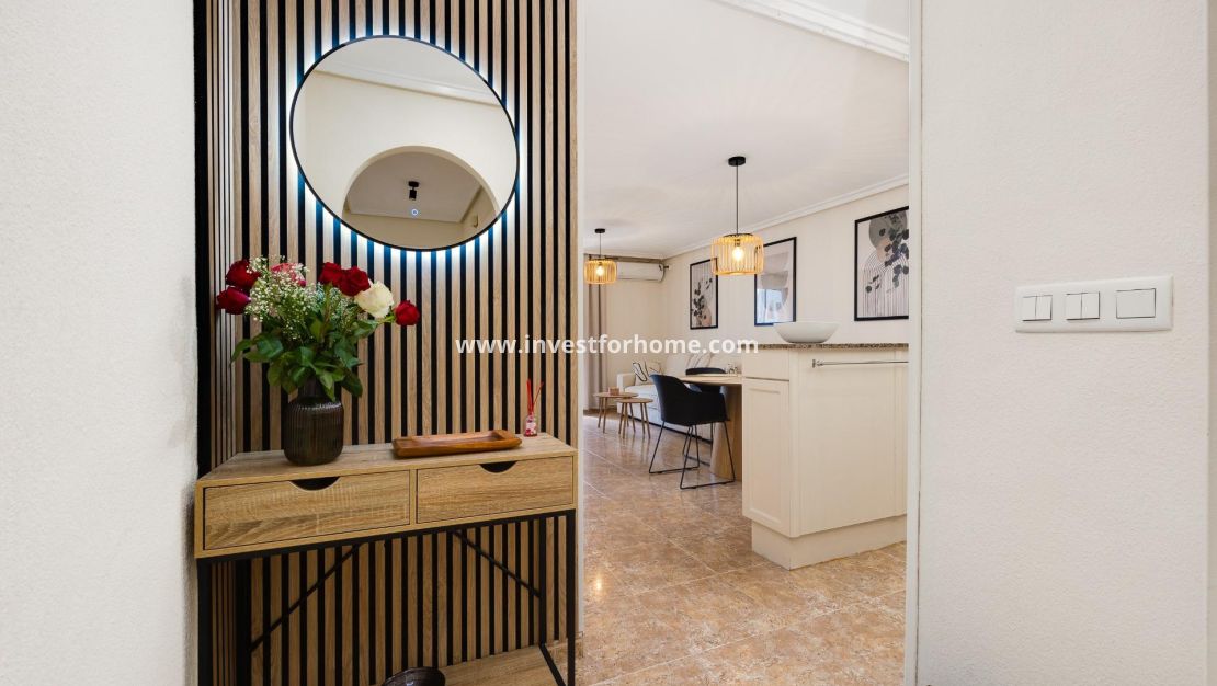 Sale - Apartment - Torrevieja - Centro