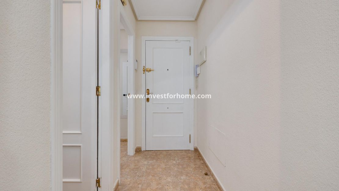 Sale - Apartment - Torrevieja - Centro