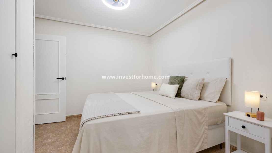 Sale - Apartment - Torrevieja - Centro