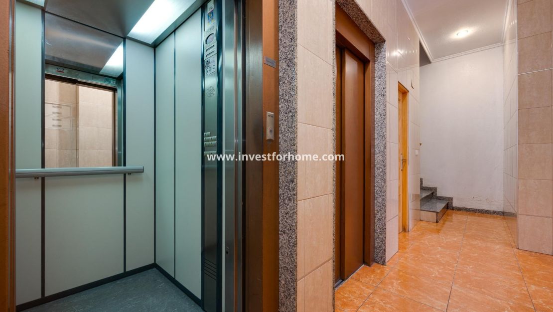 Sale - Apartment - Torrevieja - Centro