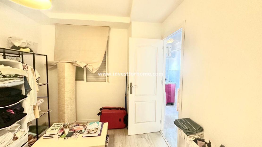 Sale - Apartment - Torrevieja - Centro