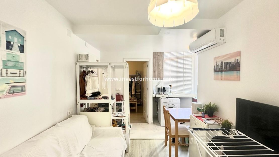 Sale - Apartment - Torrevieja - Centro