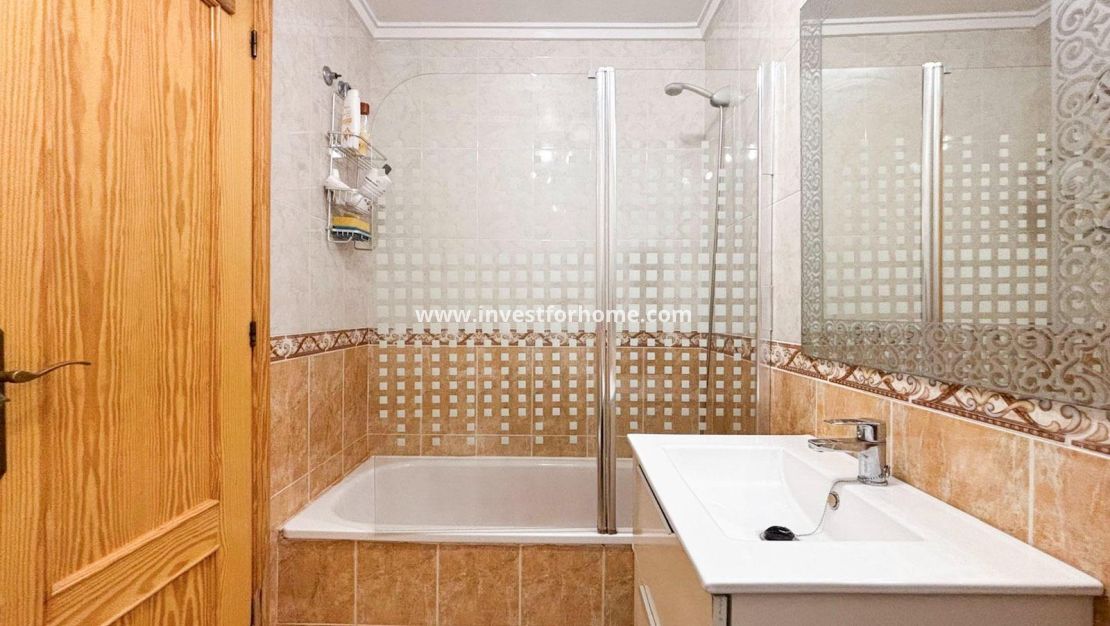 Sale - Apartment - Torrevieja - Centro