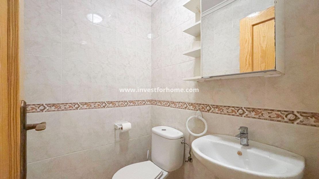 Sale - Apartment - Torrevieja - Centro