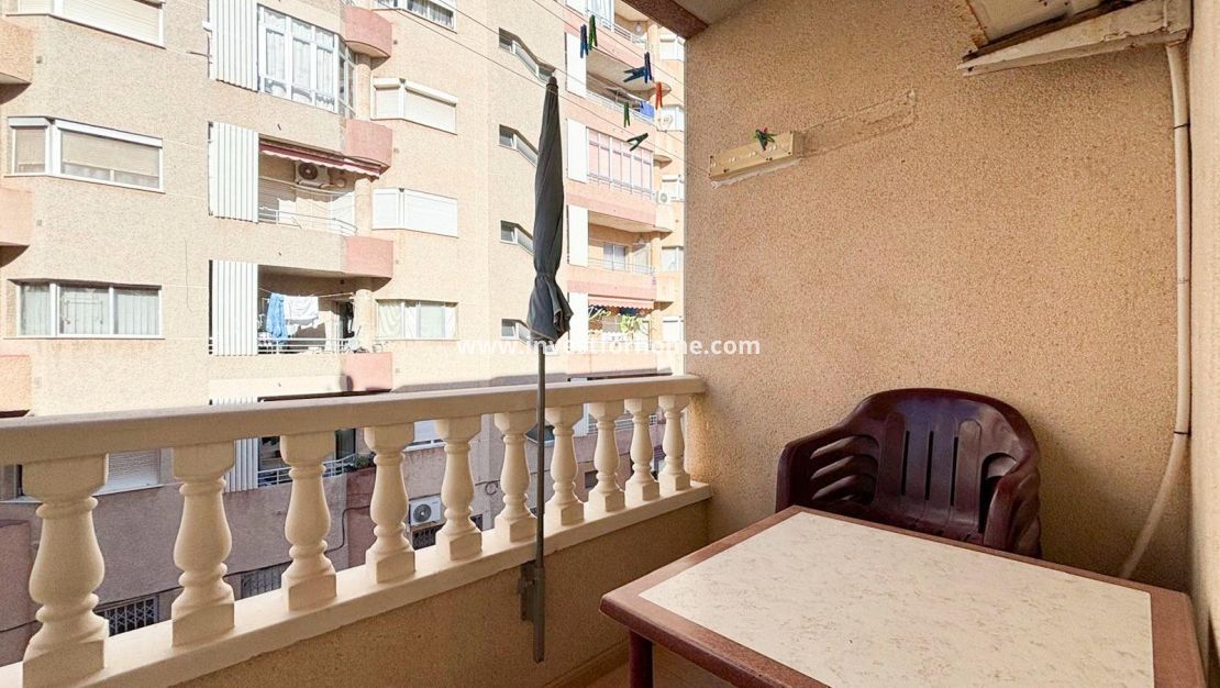 Sale - Apartment - Torrevieja - Centro