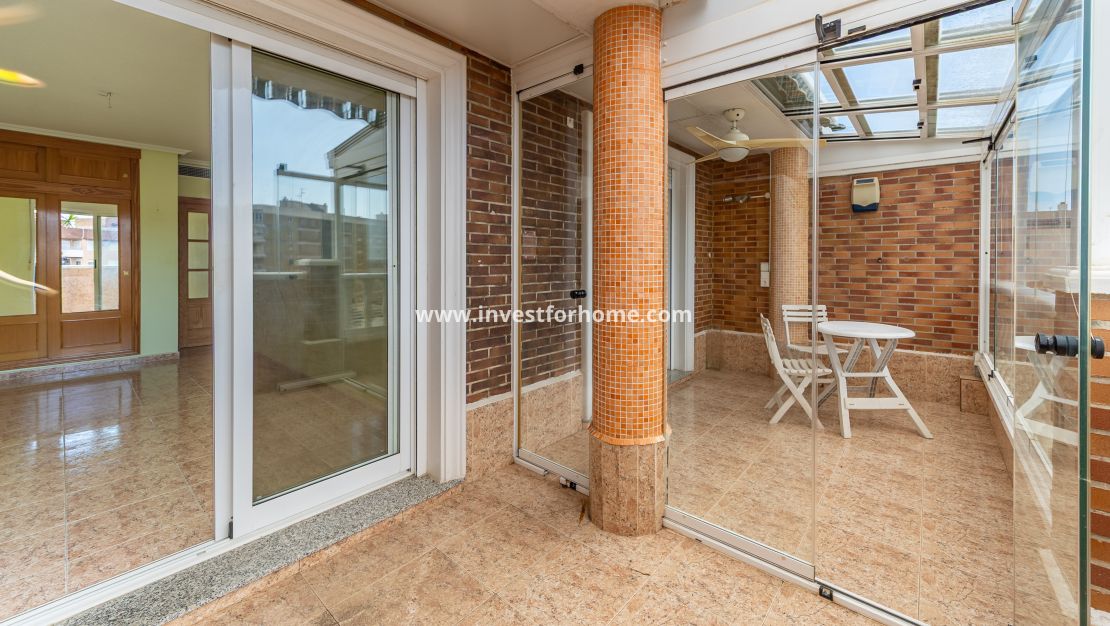 Sale - Apartment - Torrevieja - Centro