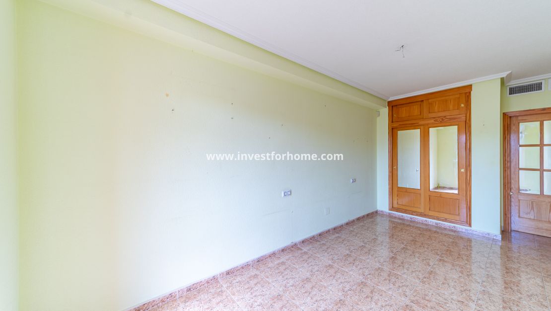 Sale - Apartment - Torrevieja - Centro