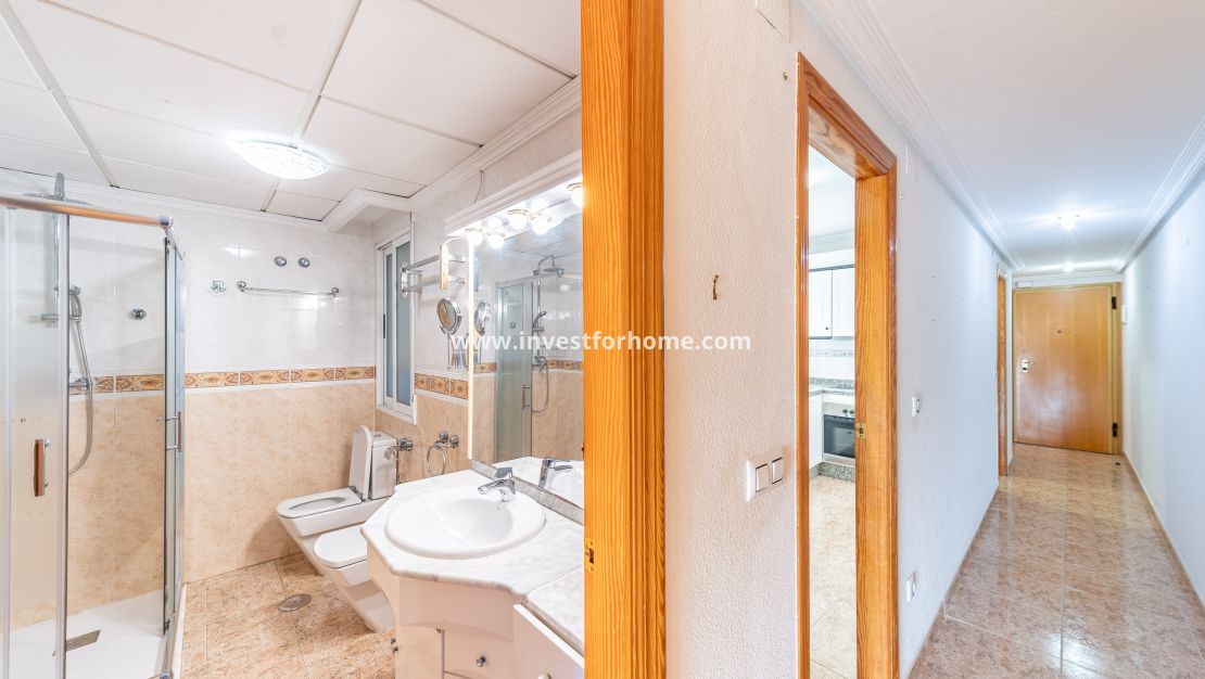 Sale - Apartment - Torrevieja - Centro