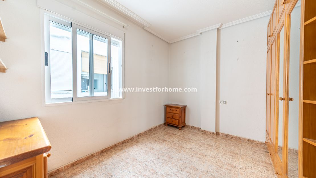 Sale - Apartment - Torrevieja - Centro