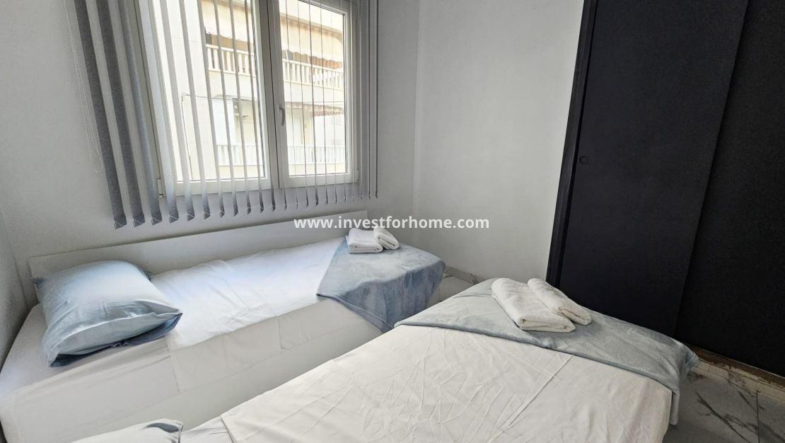 Sale - Apartment - Torrevieja - Centro