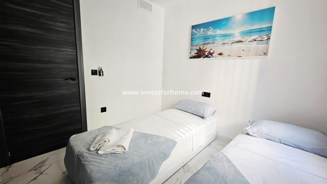 Sale - Apartment - Torrevieja - Centro