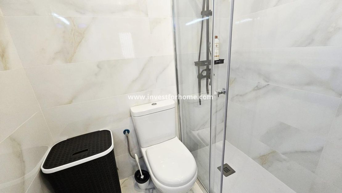 Sale - Apartment - Torrevieja - Centro