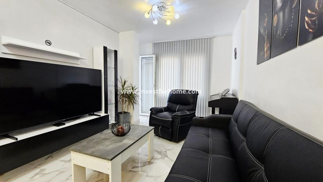 Sale - Apartment - Torrevieja - Centro