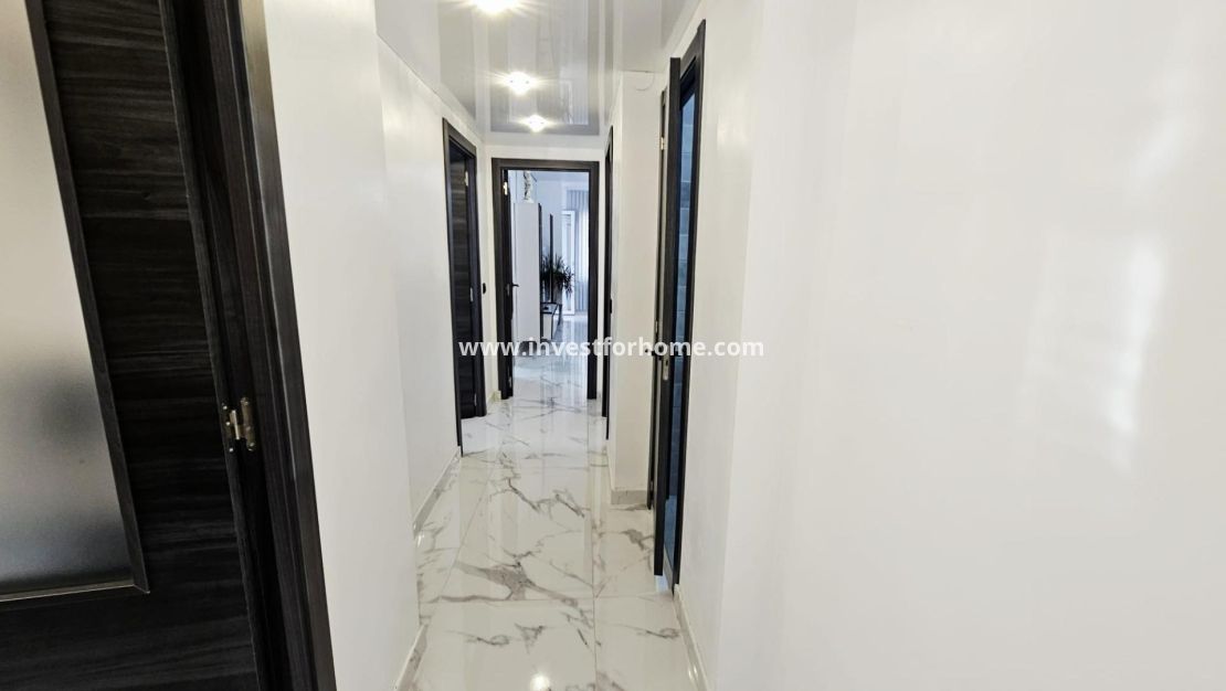 Sale - Apartment - Torrevieja - Centro