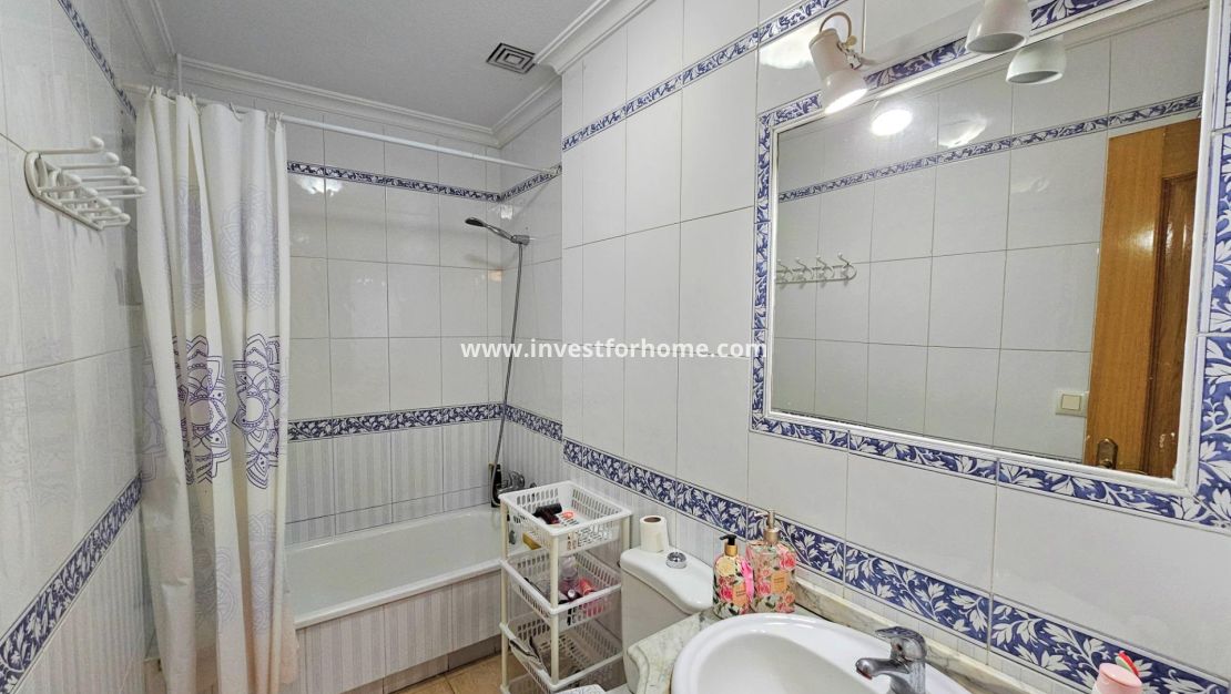 Sale - Apartment - Torrevieja - Centro