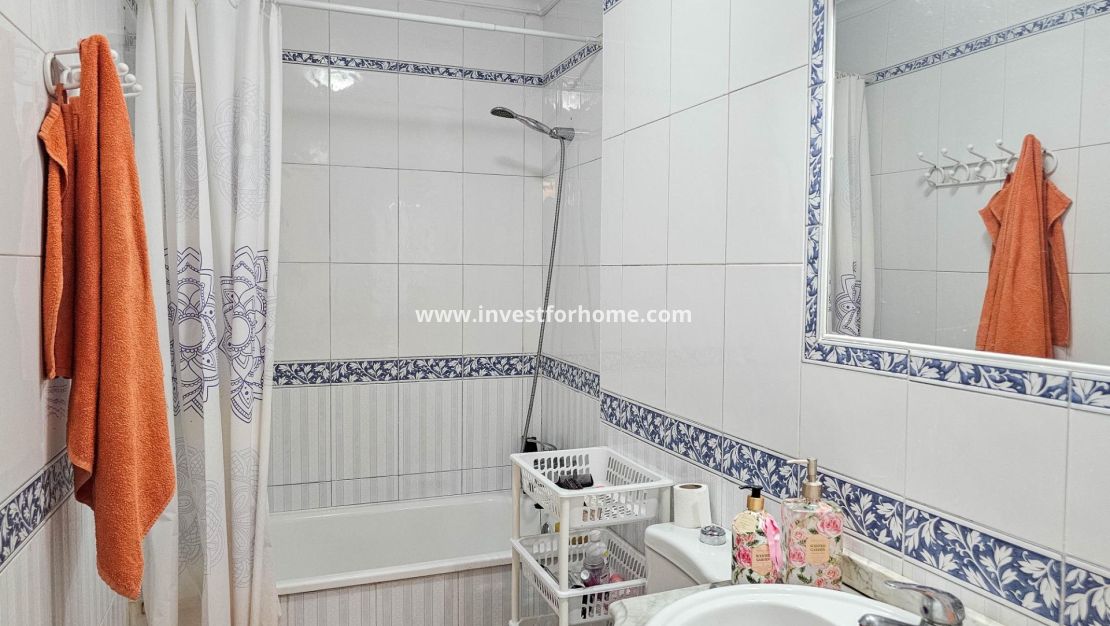 Sale - Apartment - Torrevieja - Centro