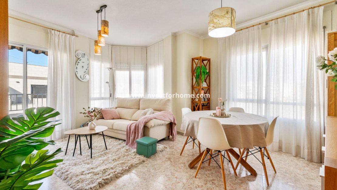 Sale - Apartment - Torrevieja - Centro