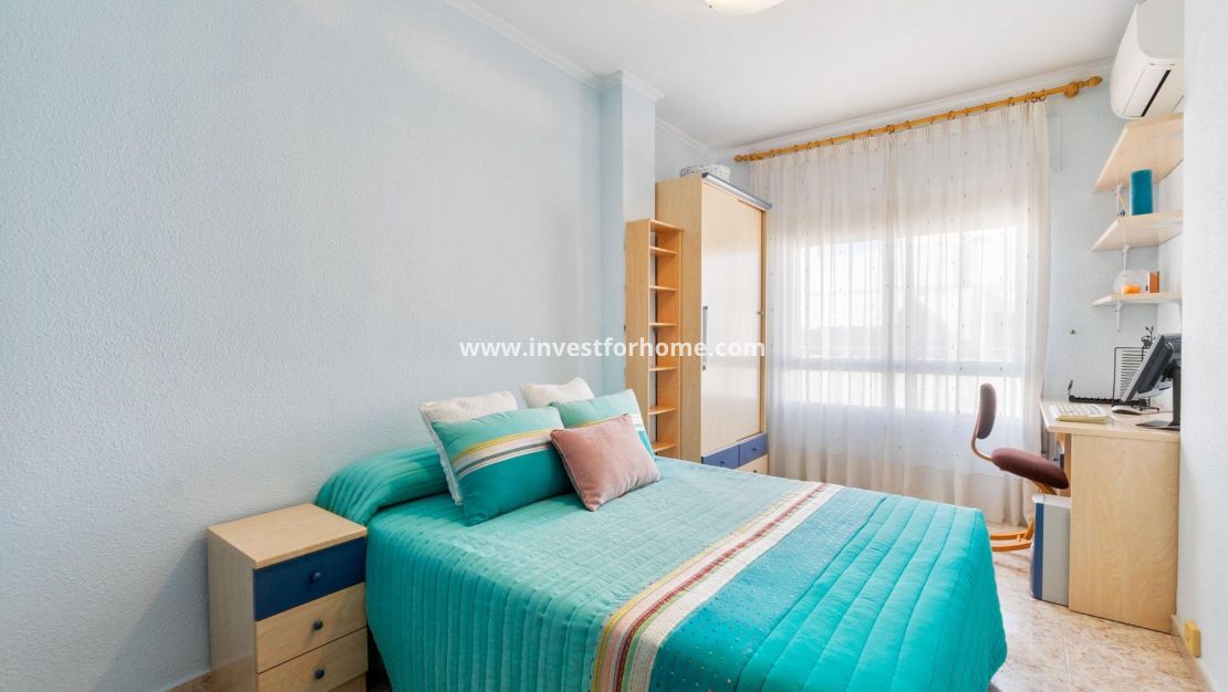 Sale - Apartment - Torrevieja - Centro