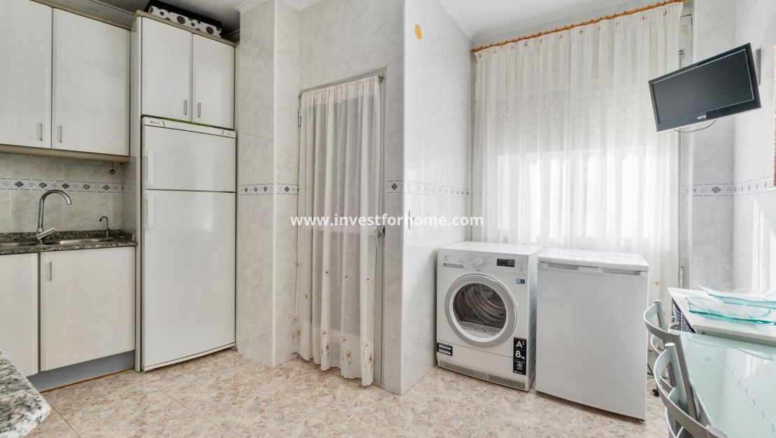 Sale - Apartment - Torrevieja - Centro