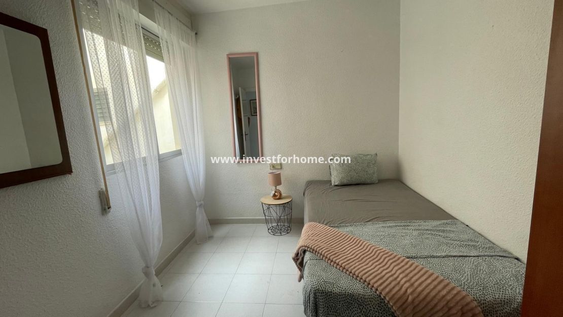 Sale - Apartment - Torrevieja - Centro