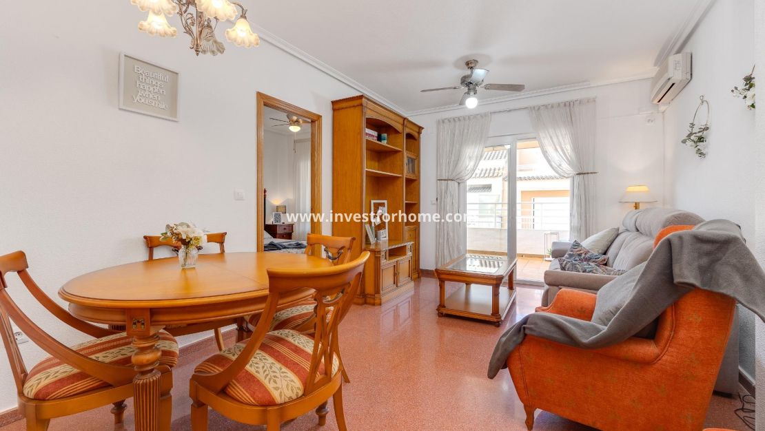 Sale - Apartment - Torrevieja - Centro