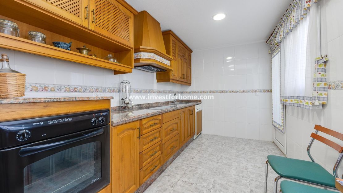 Sale - Apartment - Torrevieja - Centro