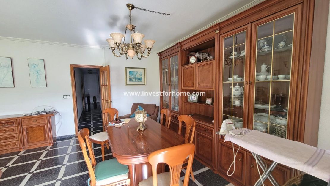 Sale - Apartment - Torrevieja - Centro