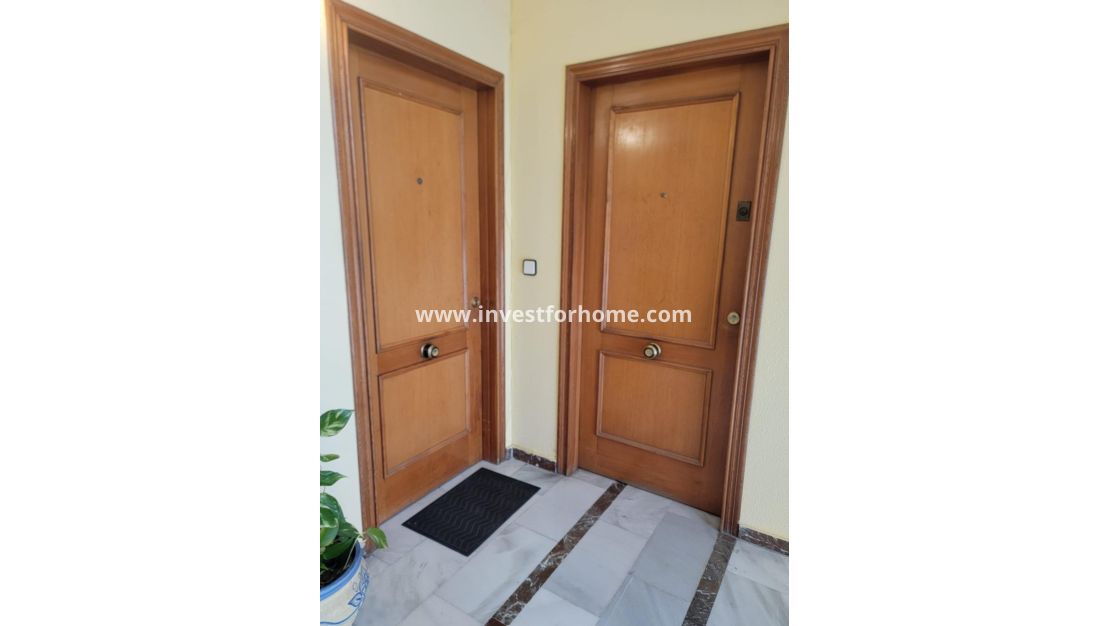Sale - Apartment - Torrevieja - Centro