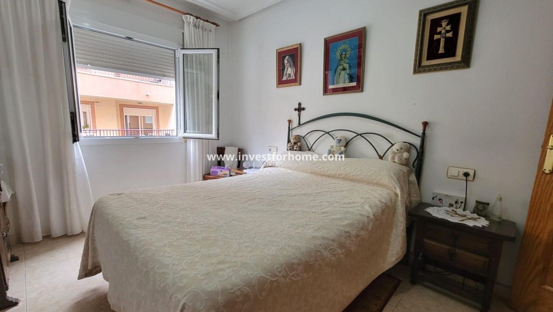 Sale - Apartment - Torrevieja - Centro