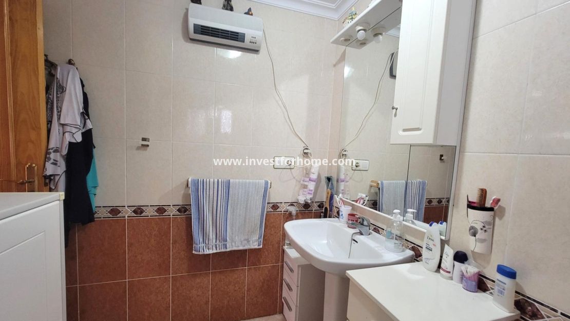 Sale - Apartment - Torrevieja - Centro