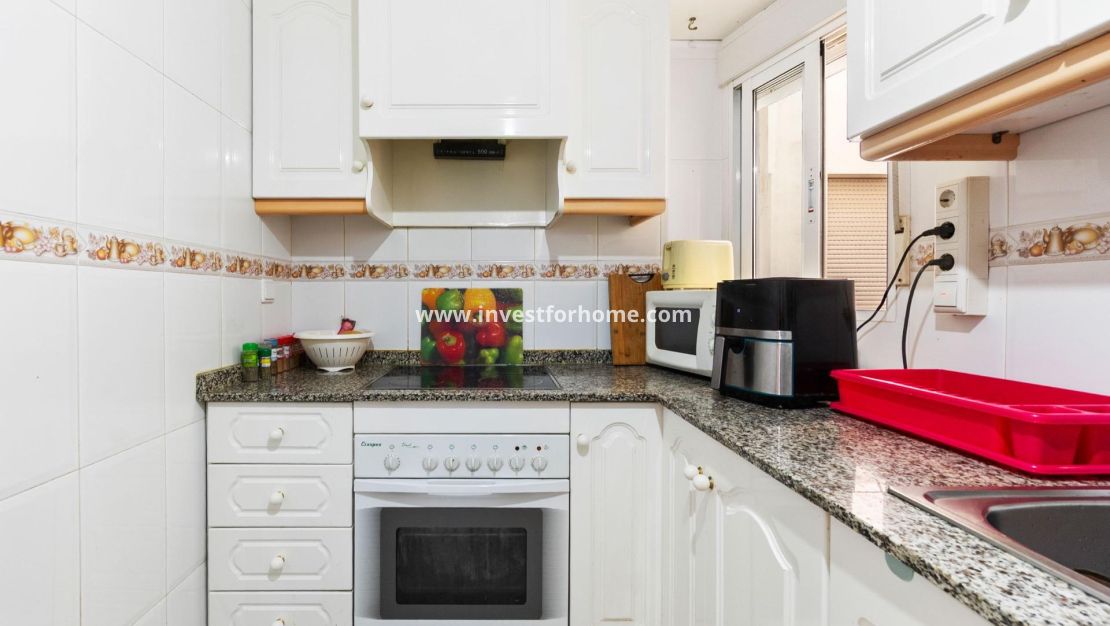 Sale - Apartment - Torrevieja - Centro